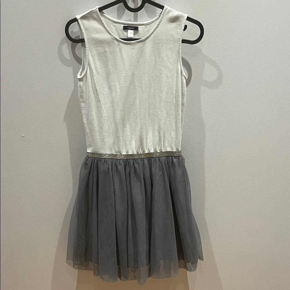 Sleeveless White and Gray Multilayered Dress